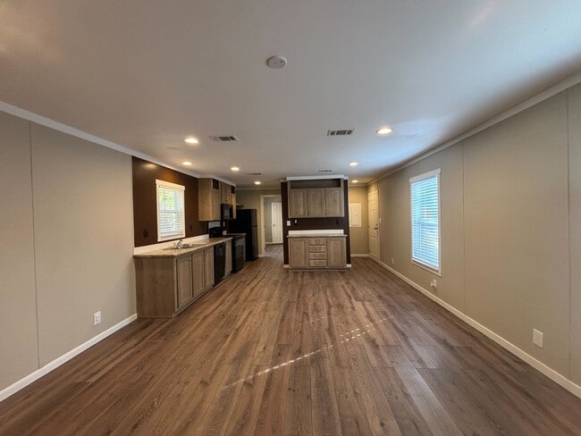 Building Photo - 231 Fryer St