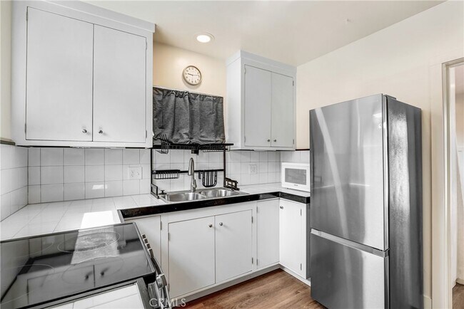 Foto del edificio - 10918 White Oak Ave