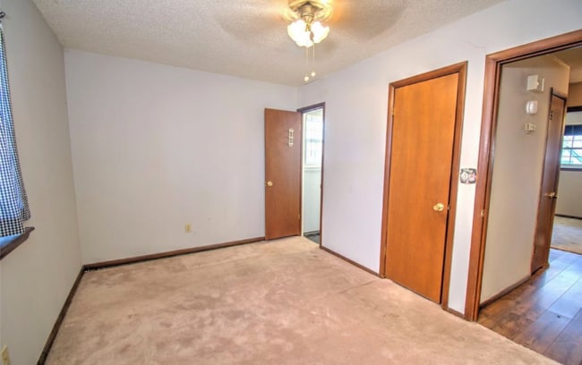 Foto del edificio - 516 Warwick Dr