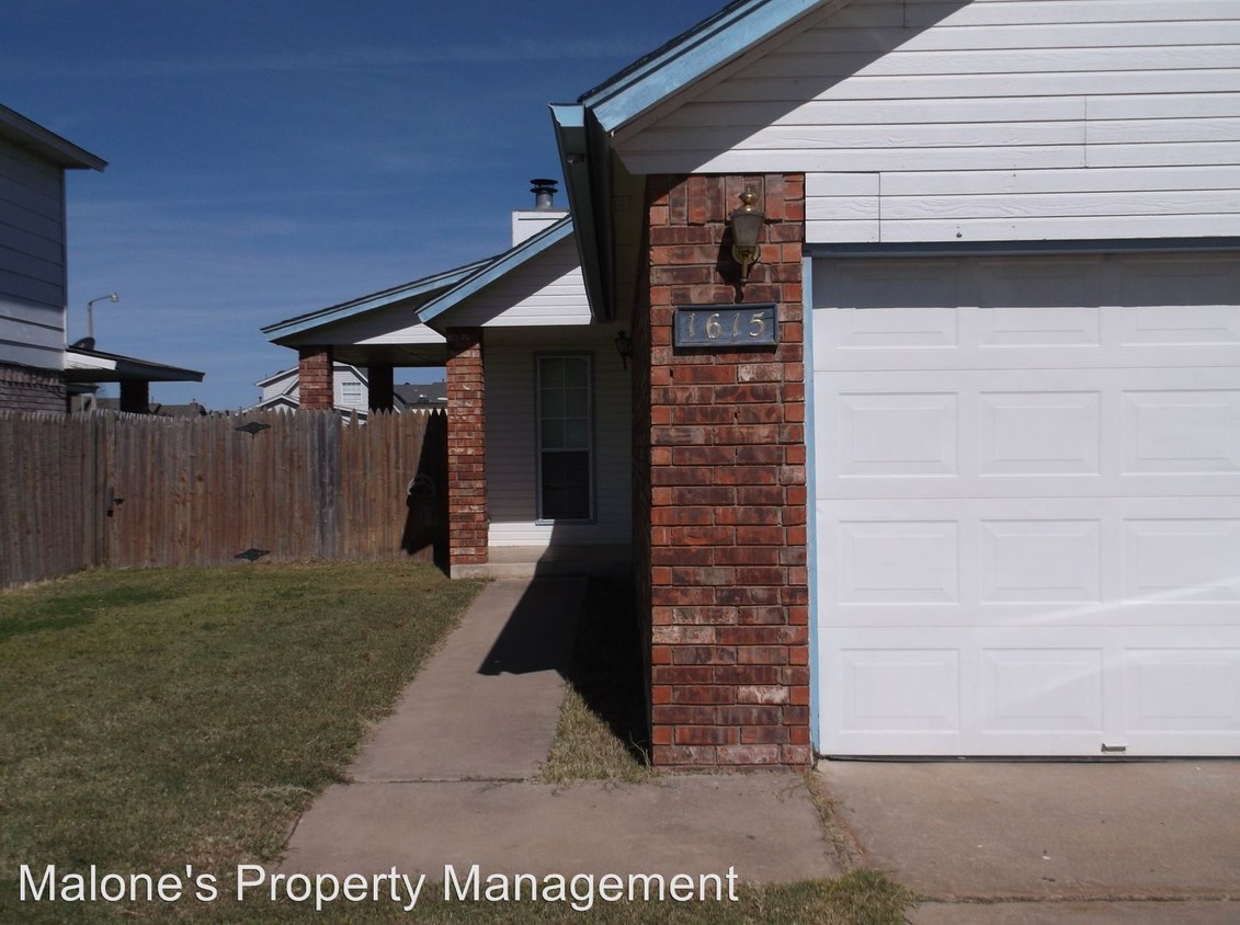 Primary Photo - 1615 SW 23rd St