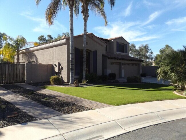 Building Photo - OCOTILLO LAKE HOME WITH POOL AND SPA AVAIL...