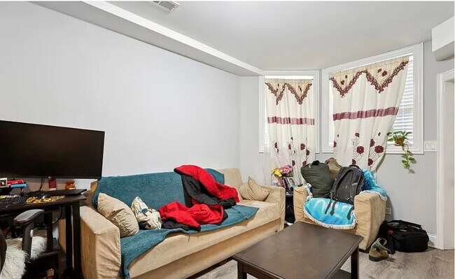 Foto del edificio - 1357 N Rockwell St