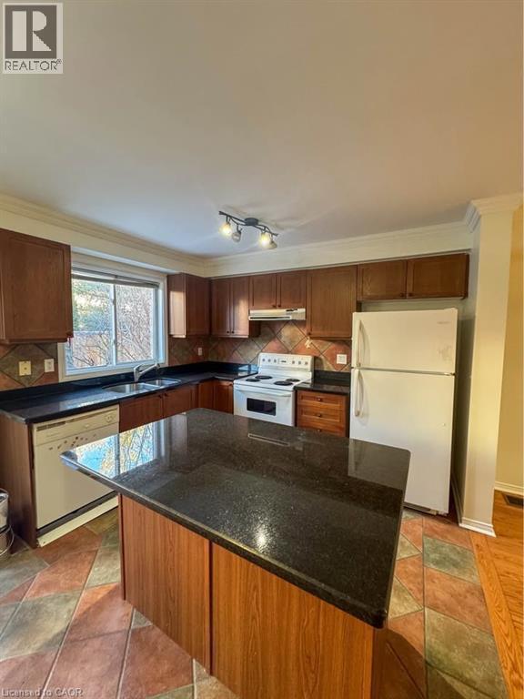 Photo du bâtiment - 710 Spring Gardens Rd