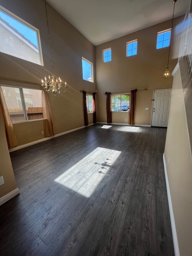 Foto del edificio - 4782 Regatta Ln