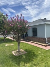 Building Photo - 1301 Higbee Dr
