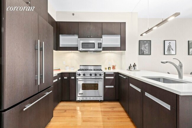 Foto del edificio - 454 W 54th St