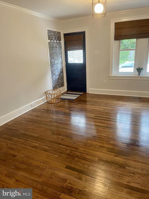 Foto principal - 329 Hampden Ave