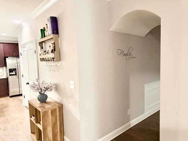 Foto del edificio - 819 Burch Creek Dr