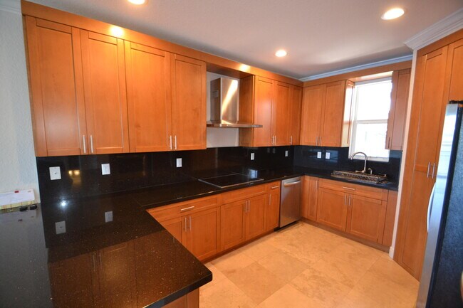 Building Photo - 3077 Waterside Cir