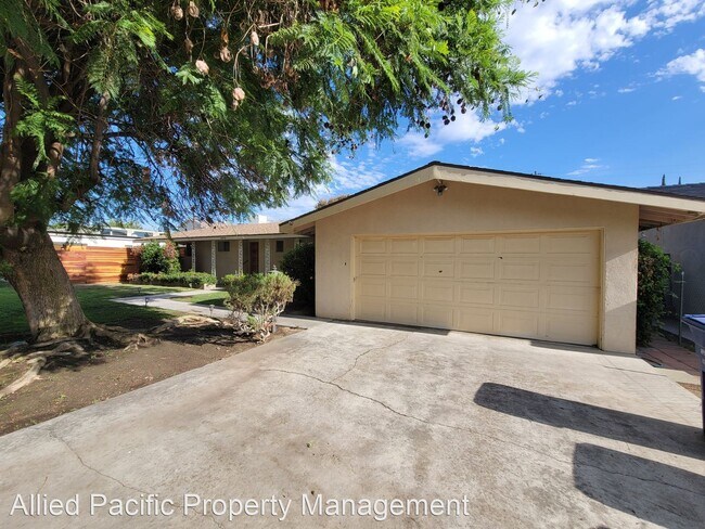 Foto del edificio - 4 br, 2 bath House - 24974 Tulip Ave.