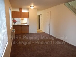 Building Photo - 141 NE 147th Ave