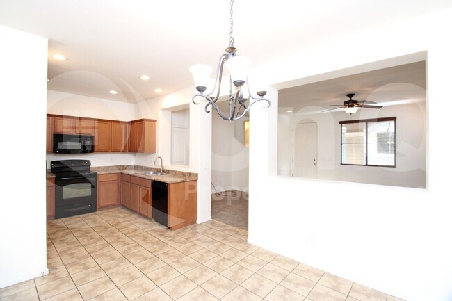 Foto del edificio - 2840 S Brett St