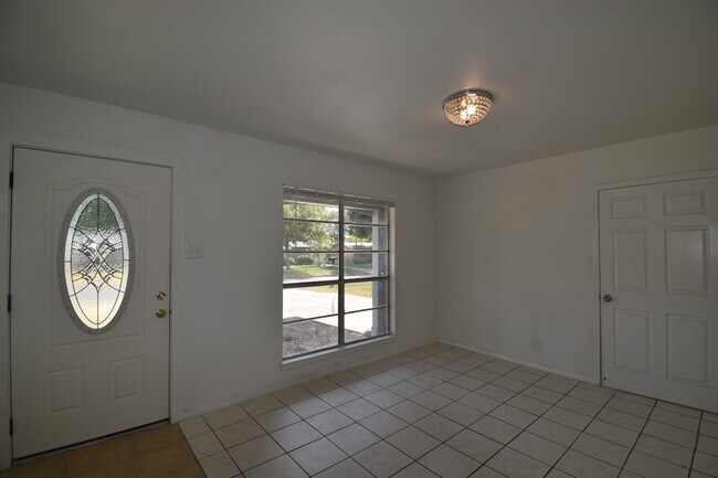 Foto del edificio - Welcome home to 411 Artemis!