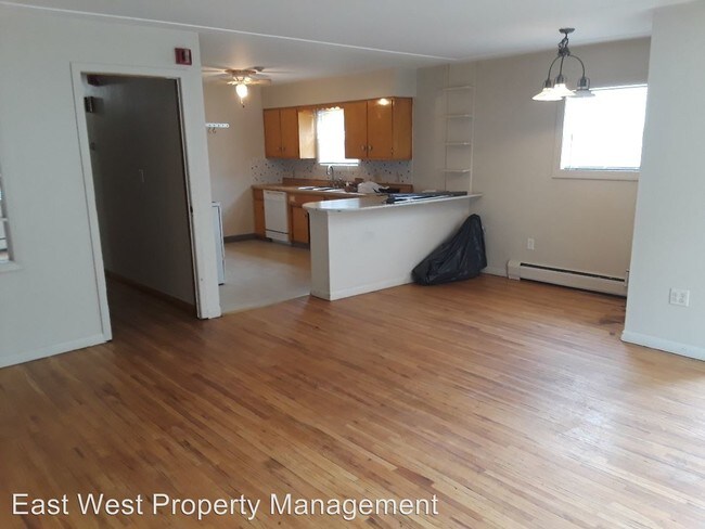 Building Photo - 2502 W 2nd St