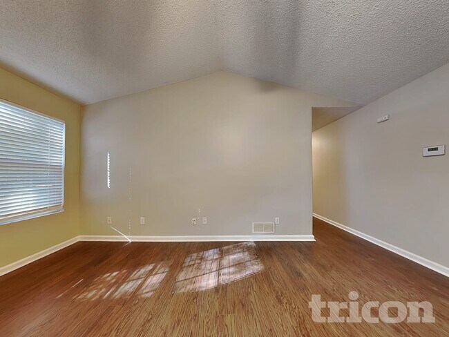 Foto del edificio - 1555 Mill Creek Rd