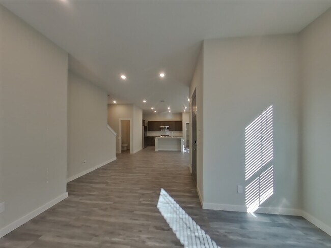 Building Photo - 4918 San Fabiano Ct