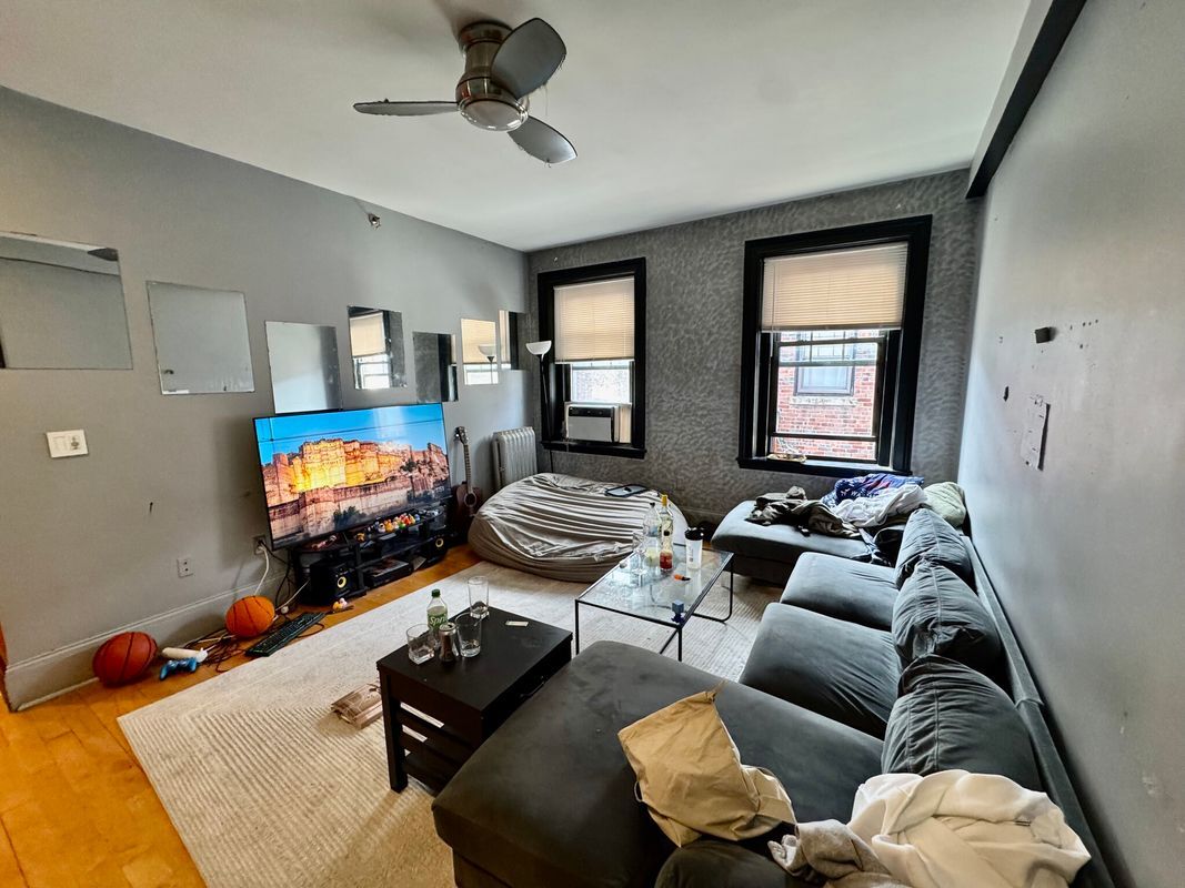 Foto principal - 1173 Commonwealth Ave