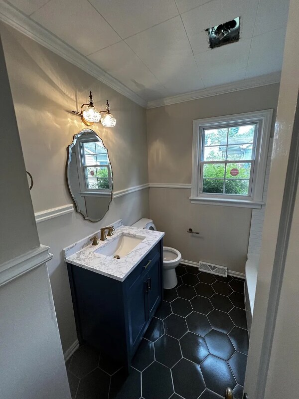 Building Photo - 2437 Sink St