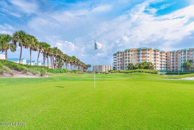 Foto del edificio - 4670 Links Village Dr