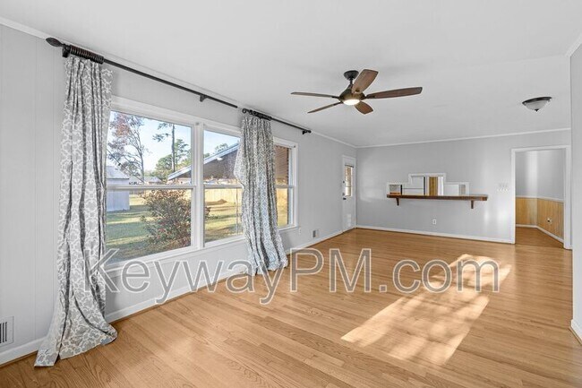 Building Photo - 116 Thomas Dr