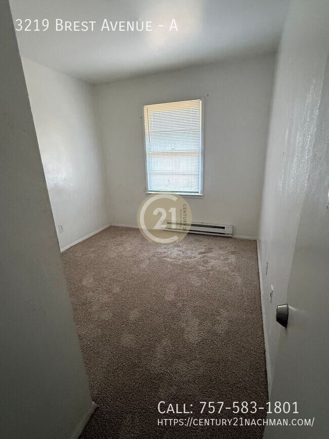 Foto del edificio - 3219 Brest Ave