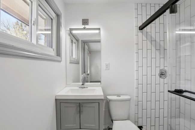 Building Photo - 115 Biscayne Dr NW