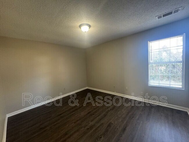 Foto del edificio - 4355 Cleopatra Dr