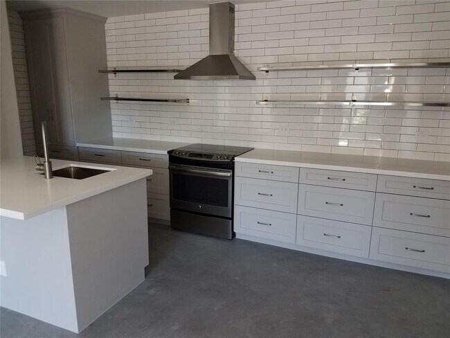 Foto del edificio - 2121 Hepburn St