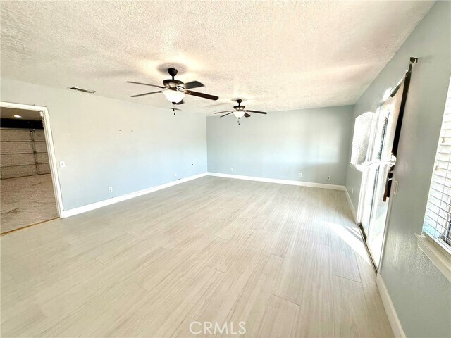 Foto del edificio - 7795 Oakwood Ave