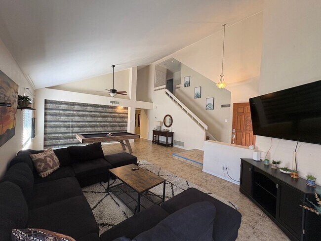 Foto del edificio - 7035 W Morrow Dr