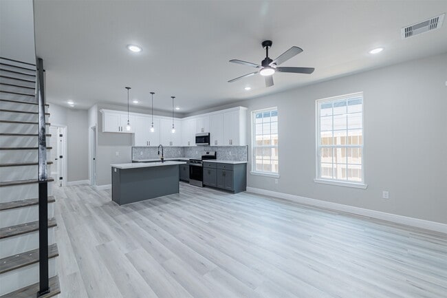 Foto del edificio - 936 South Ln