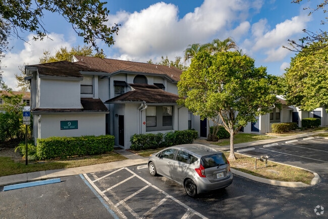 Building Photo - Rosemont Siena Cove