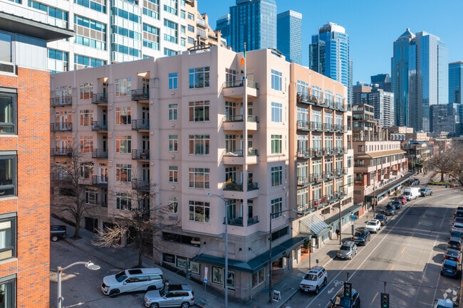 Building Photo - Market Court