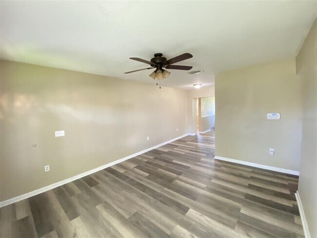 Foto del edificio - 5933 67th Ave N