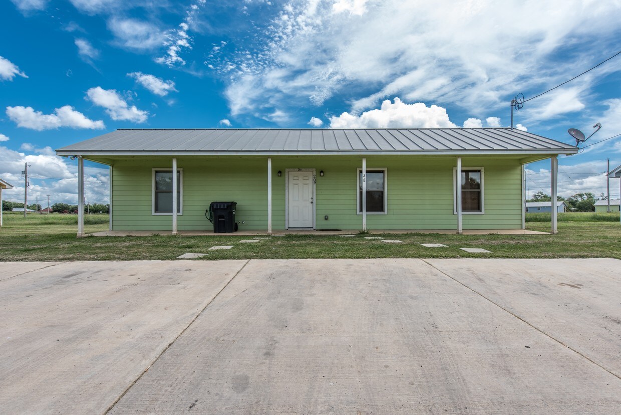 Building Photo - RIGTOWN ESTATES