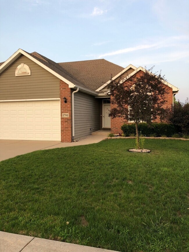 1791 Periwinkle Dr, Morris, IL 60450 Condo for Rent in Morris, IL