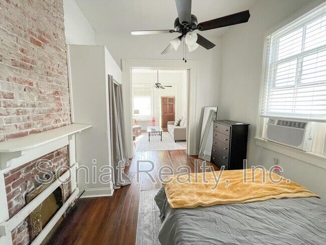 Foto del edificio - 2722 Amelia St