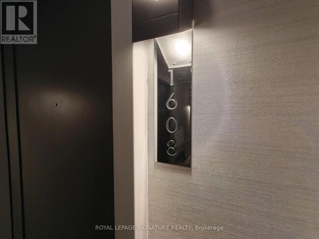 Building Photo - 42 Charles St E