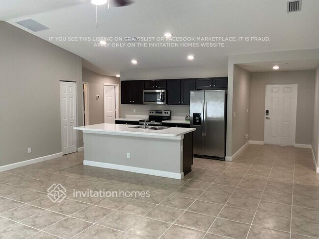 Building Photo - 761 Airoso Rd SE