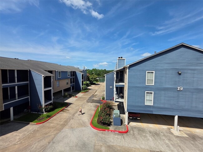 Building Photo - 18519 Egret Bay Blvd