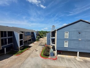 Building Photo - 18519 Egret Bay Blvd