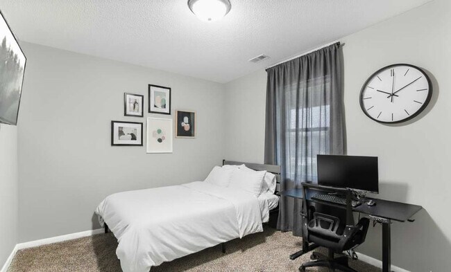 Foto del edificio - 2424 Lyndale Ave S