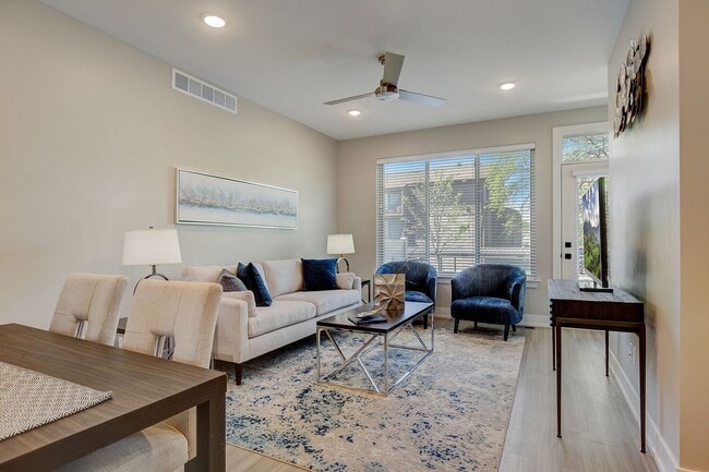 Building Photo - ReNew Franklin Hills