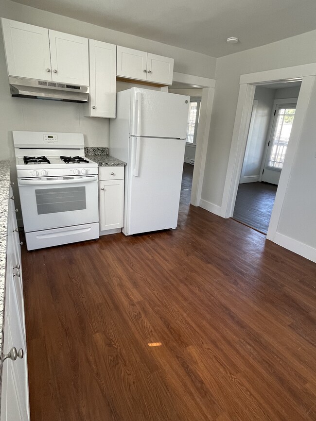 Foto del edificio - 1 East Main Street, Unit E