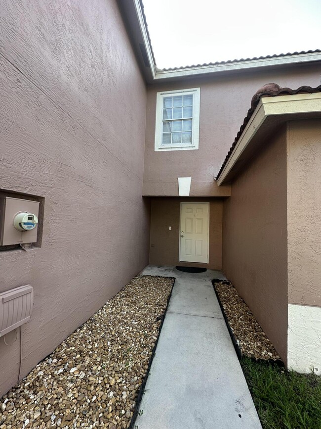 Foto del edificio - 6856 Mill Brook Pl