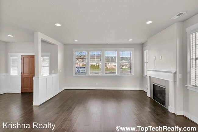 Building Photo - 4 br, 2.5 bath House - 14760 NW Shackelfor...