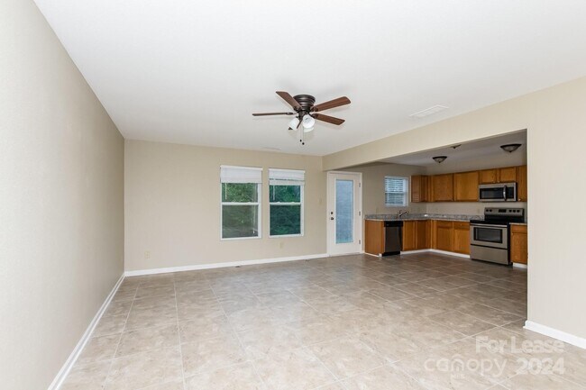 Building Photo - 4470 Kellybrook Dr