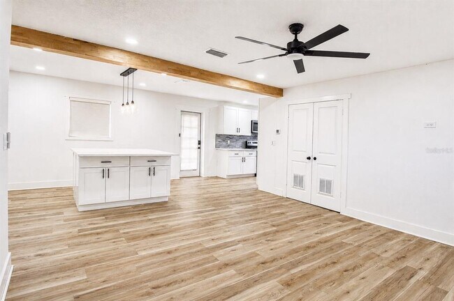 Foto del edificio - 113 Inwood Cir