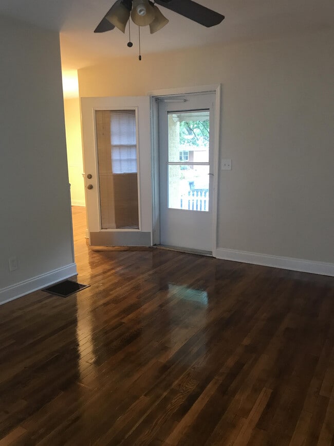Building Photo - 2200 Thurmond Pl