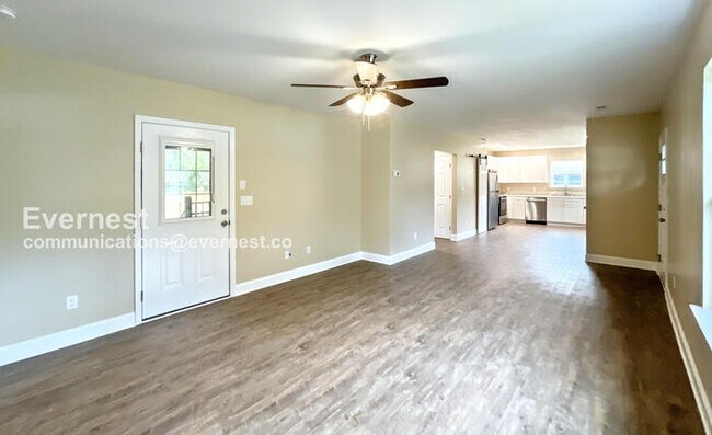 Foto del edificio - 8430 Springfield Rd